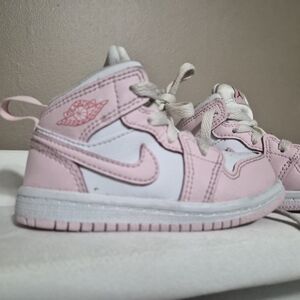Nike Toddler Pink & White High-Top Sneakers